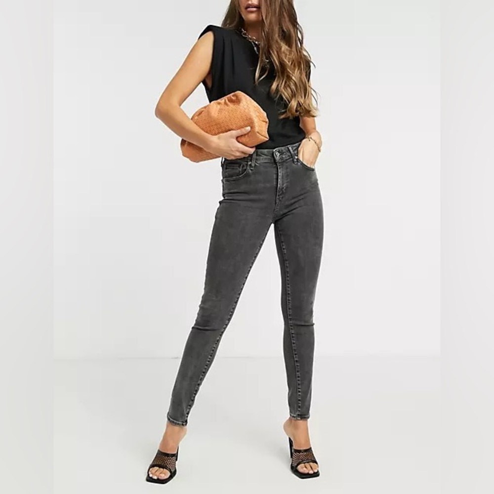 Levi’s 721 High Rise Skinny Jeans